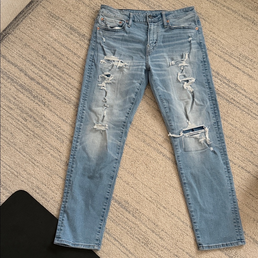 American Eagle Outfitters Light Blue Distressed Jeans